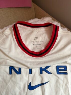 Nike White long-sleeve T‑Shirt with Blue Logo and Red-Trim Collar
